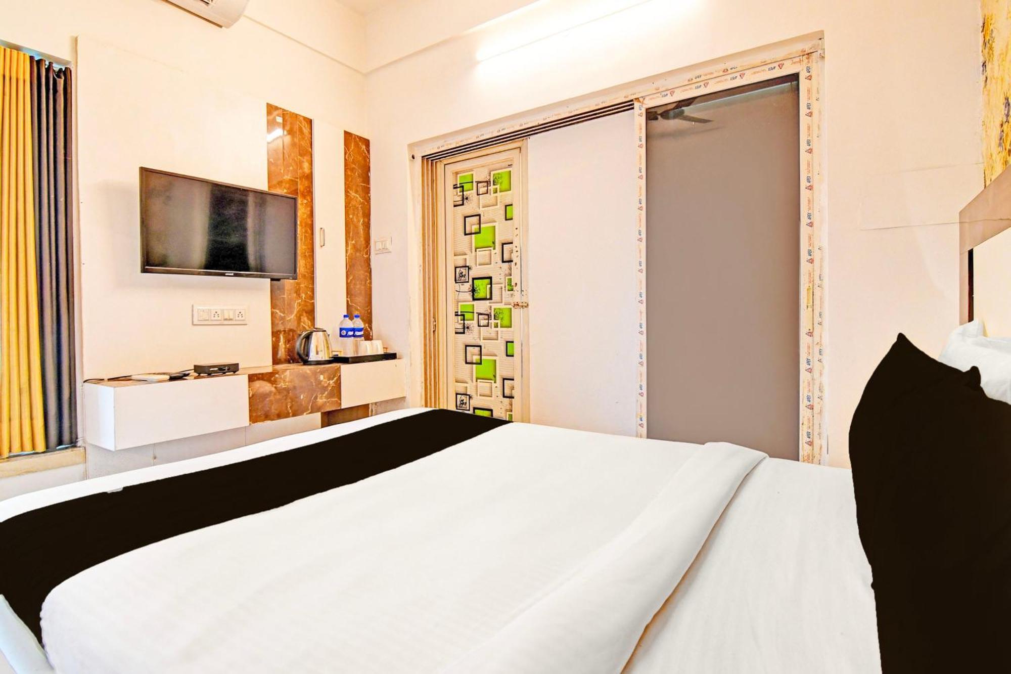 Super Hotel O Ruby Near Acropolis Mall Kolkata Exterior photo